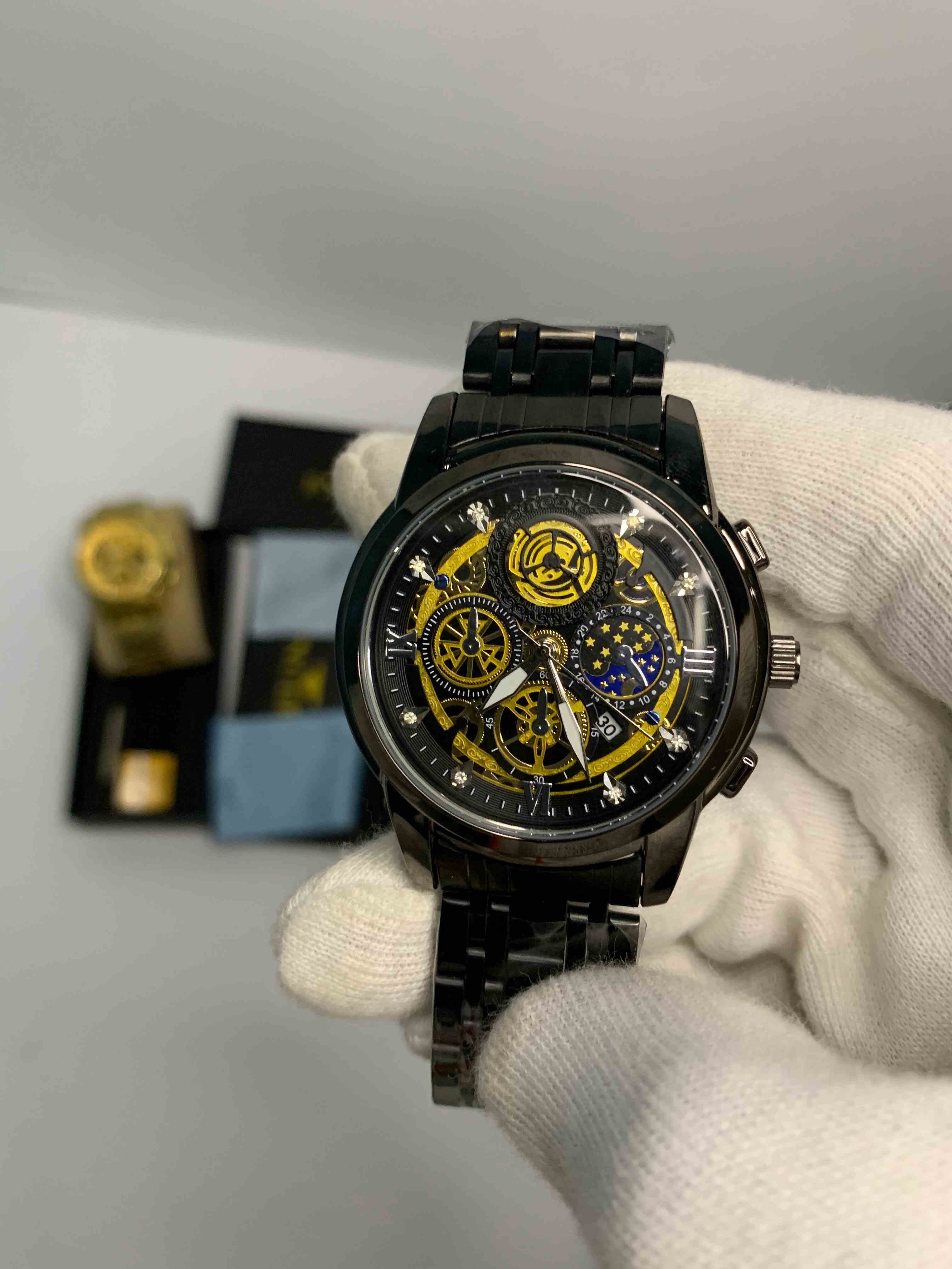 Luxury Silver Steel Watch β Elegant & Bold Style