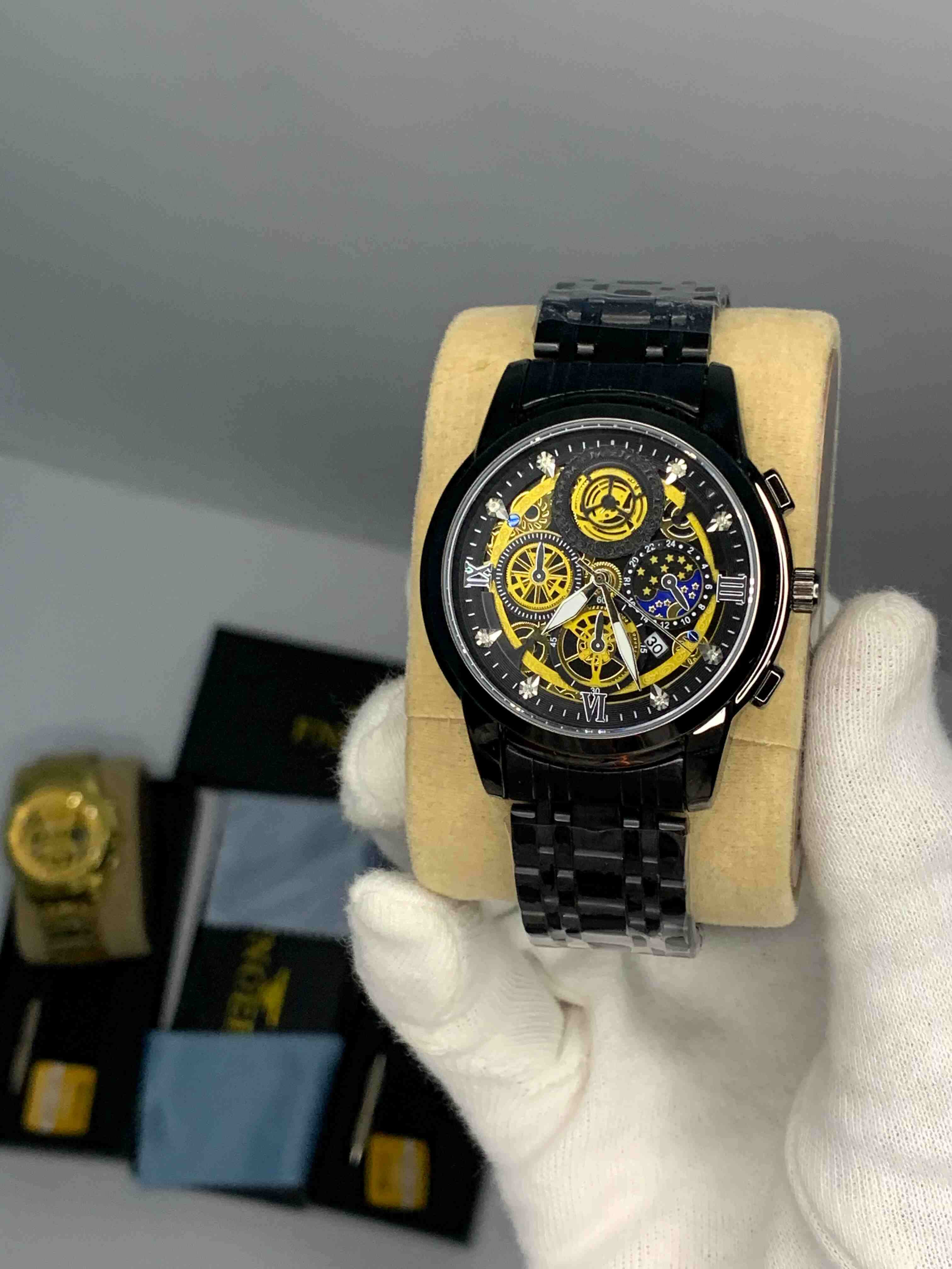 Luxury Silver Steel Watch – Elegant & Bold Style